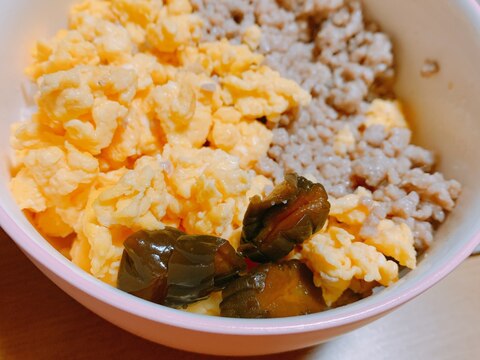 日曜は手抜きでもいいじゃないか⍢﻿♬ 簡単二色丼